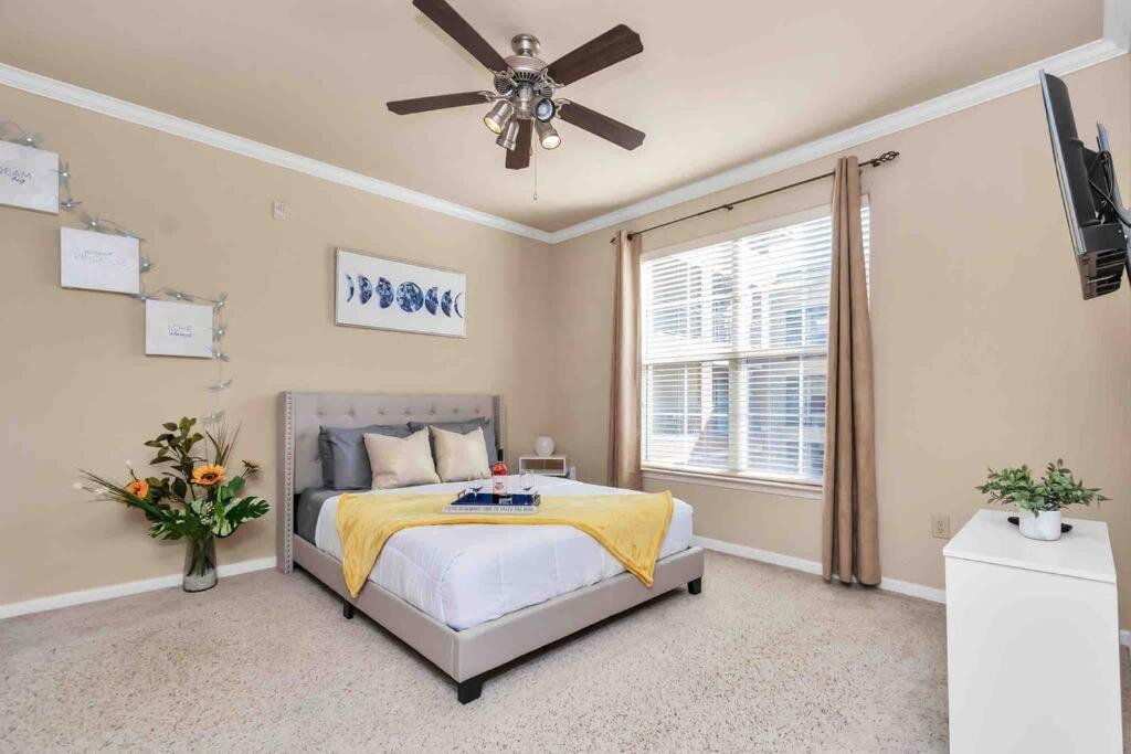 Modern Condo Near Texas Medical Center W Free Parking Houston Extérieur photo