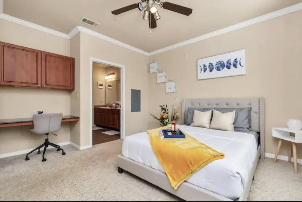 Modern Condo Near Texas Medical Center W Free Parking Houston Extérieur photo