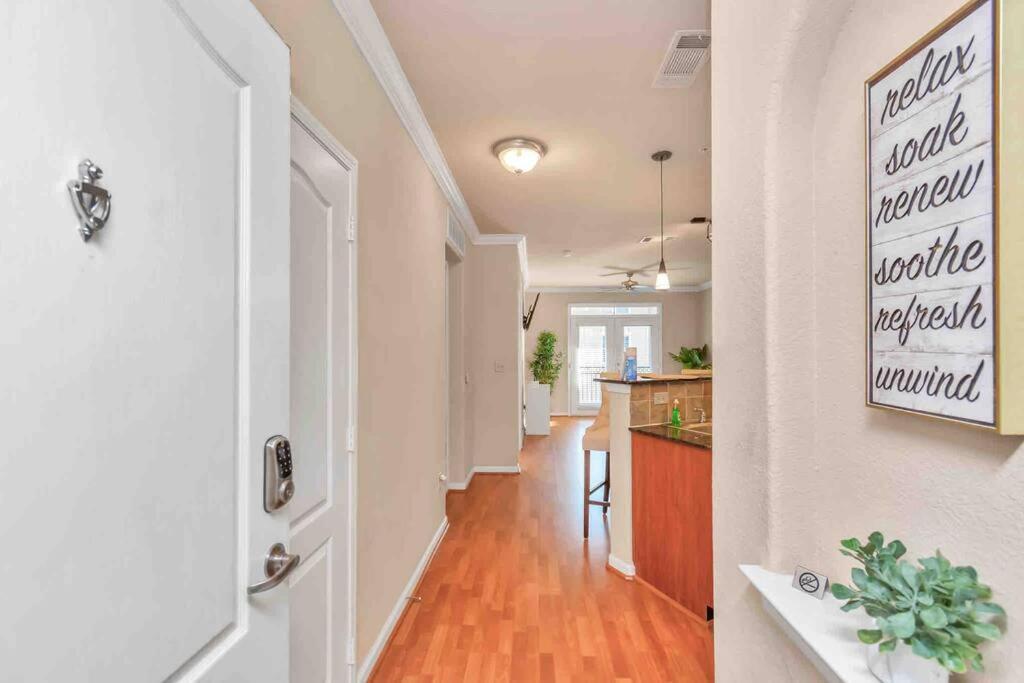 Modern Condo Near Texas Medical Center W Free Parking Houston Extérieur photo